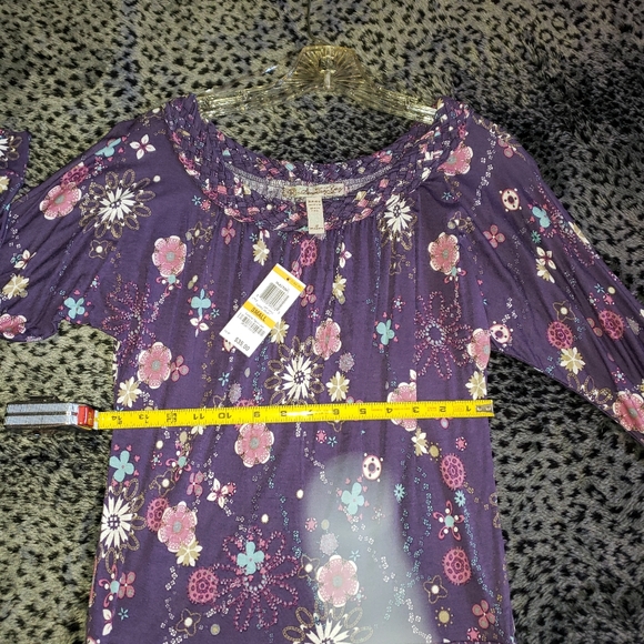 American Rag Floral top - Picture 3 of 4